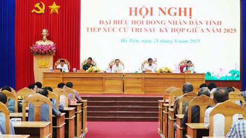 Phó Bí thư Thường trực Tỉnh ủy An Giang Nguyễn Thanh Nhàn tiếp xúc cử tri phường Hà Tiên, Tô Châu