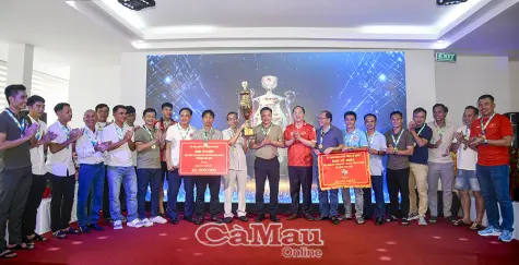 Đội bóng đá cán bộ, công chức, viên chức TP Hồ Chí Minh vô địch Cúp Tứ hùng Cà Mau 2025