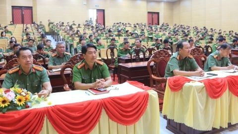Công an tỉnh An Giang phổ biến các luật được Quốc hội thông qua tại Kỳ họp thứ 9 