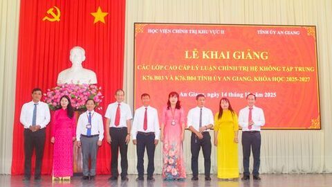 Khai giảng 2 lớp Cao cấp lý luận chính trị hệ không tập trung tại An Giang