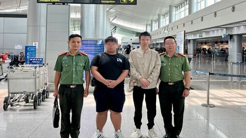 Công an tỉnh An Giang phối hợp trục xuất hai công dân Trung Quốc nhập cảnh trái phép vào Việt Nam