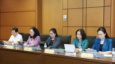 Đoàn đại biểu Quốc hội tỉnh Bắc Ninh tham gia nhiều ý kiến tại phiên thảo luận ở tổ