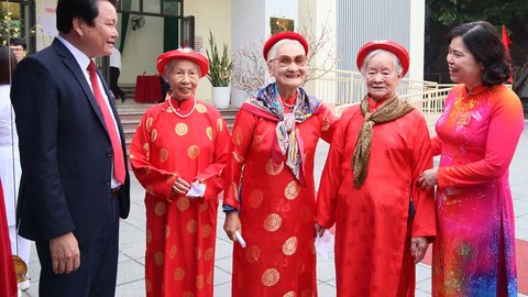 Các đồng chí lãnh đạo tỉnh Bắc Ninh dự khai mạc và kiểm tra công tác bầu cử