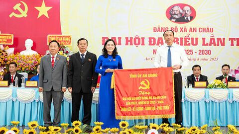 Phó Bí thư Tỉnh ủy An Giang Lâm Minh Thành dự Đại hội đại biểu Đảng bộ xã An Châu