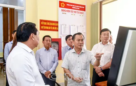 Phó Chủ nhiệm UBKT Trung ương Lê Văn Thành làm việc với Ban Thường vụ Đảng uỷ phường Giá Rai