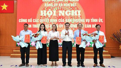 Hội nghị Ban Chấp hành Đảng bộ xã Hòn Đất