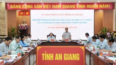 UBND tỉnh An Giang kiểm điểm, xếp loại năm 2025: Hoàn thành tốt nhiệm vụ trọng tâm