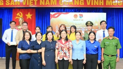 Phường Mỹ Thới trao giải Cuộc thi tìm hiểu bầu cử đại biểu Quốc hội khóa XVI và bầu cử đại biểu HĐND các cấp, nhiệm kỳ 2026 - 2031 