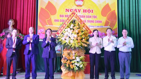 Chủ tịch Ủy ban MTTQ tỉnh Nguyễn Thị Hà dự Ngày hội Đại đoàn kết toàn dân tộc tại thôn Đào Xuyên