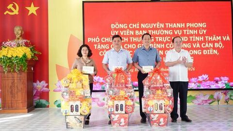 Phó Chủ tịch Thường trực UBND tỉnh An Giang Nguyễn Thanh Phong chúc tết 3 xã