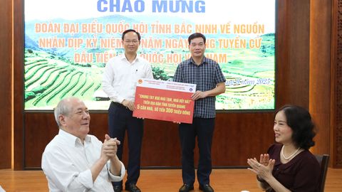 Đoàn Đại biểu Quốc hội tỉnh Bắc Ninh tổ chức về nguồn tại tỉnh Tuyên Quang