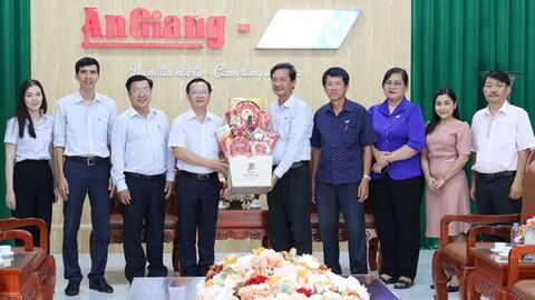 VNPT An Giang chúc tết Báo và Phát thanh - Truyền hình tỉnh An Giang