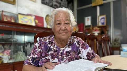 Tuổi 80 vẫn bền bỉ làm việc thiện