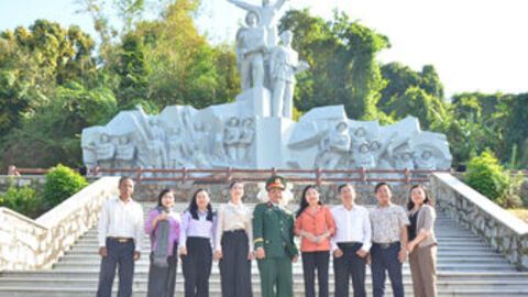 Chủ tịch Ủy ban MTTQ Việt Nam tỉnh An Giang Trần Thị Thanh Hương thăm Khu di tích lịch sử và thắng cảnh quốc gia Ba Hòn