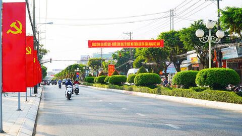 Tuyên truyền kỷ niệm 96 năm ngày thành lập Đảng và đón Tết Nguyên đán Bính Ngọ 2026