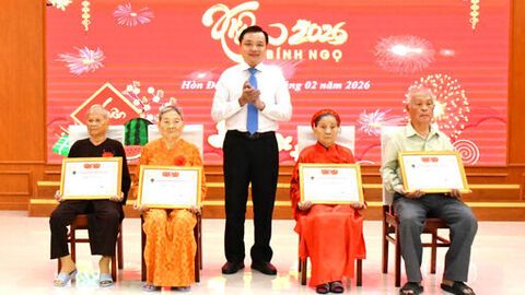 Xã Hòn Đất chúc thọ, mừng thọ 495 người cao tuổi