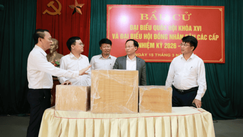 Phó Chủ tịch UBND tỉnh Phạm Văn Thịnh kiểm tra công tác chuẩn bị bầu cử tại đơn vị bầu cử số 14