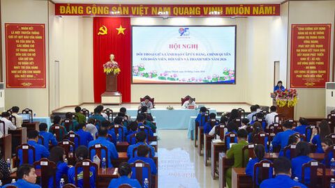 Cấp ủy Đảng, chính quyền xã Giang Thành đối thoại với đoàn viên, hội viên và thanh niên