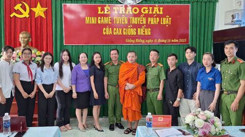 Trao giải Cuộc thi Tìm hiểu pháp trực tuyến trên nền tảng xã hội