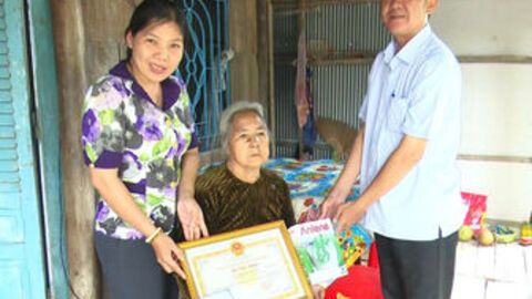 UBND xã Nhơn Mỹ chúc thọ 983 người cao tuổi