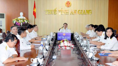 Lần đầu tiên ngành thuế vượt mốc thu ngân sách hơn 2,2 triệu tỷ đồng