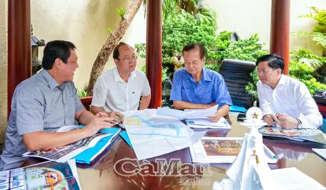 Nguyên Thủ tướng Nguyễn Tấn Dũng gợi mở cho Cà Mau hoàn thiện phương án kiến trúc Đền tưởng niệm Anh hùng liệt sĩ và Người có công