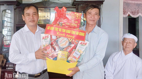 Sở Dân tộc và Tôn giáo tri ân người có công trong tôn giáo