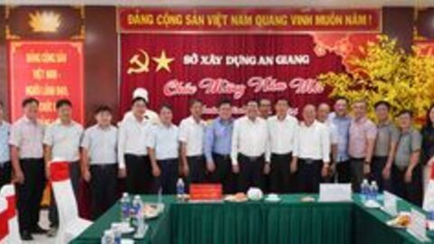 Phó Chủ tịch UBND tỉnh An Giang Ngô Công Thức thăm, chúc tết các cơ quan và nguyên lãnh đạo tỉnh 