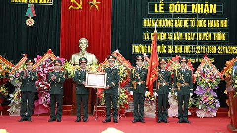 Trường bắn Quốc gia khu vực 1 đón nhận Huân chương Bảo vệ Tổ quốc hạng Nhì