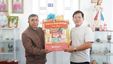 Chúc mừng giáo xứ trên địa bàn phường Hà Tiên, xã Hòa Điền nhân lễ Giáng sinh