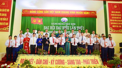 Phát huy truyền thống đoàn kết, đưa xã Tân Sơn phát triển nhanh, bền vững