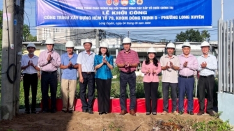 Phường Long Xuyên khởi công xây dựng hẻm tổ 79