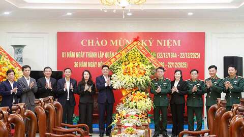Bắc Ninh: Bí thư Tỉnh ủy Nguyễn Hồng Thái thăm, chúc mừng Bộ Chỉ huy quân sự tỉnh nhân dịp 22/12