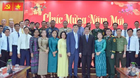 Đoàn đại biểu tỉnh Kandal thăm, chúc tết UBND tỉnh An Giang