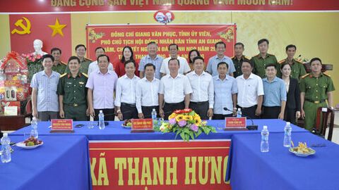 Phó Chủ tịch HĐND tỉnh An Giang Giang Văn Phục chúc tết hai xã Giồng Riềng và Thạnh Hưng