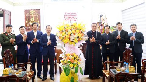 Chủ tịch UBND tỉnh Phạm Hoàng Sơn chúc Tết Tòa Giám mục Bắc Ninh