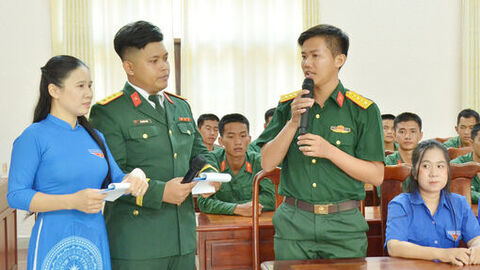 Sư đoàn 4 tổ chức Tọa đàm thanh niên gắn với phong trào “3 tiên phong quyết thắng” 