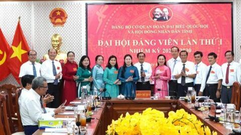 Đồng chí Lê Hồng Thắm giữ chức Bí thư Đảng ủy Cơ quan Đoàn đại biểu Quốc hội và HĐND tỉnh An Giang 