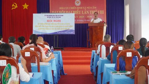 Bồi dưỡng kiến thức về lĩnh vực hôn nhân, dân số và gia đình tại hai xã Núi Cấm và Châu Phong