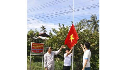 Học Bác từ những việc nhỏ, vì dân từ những việc gần