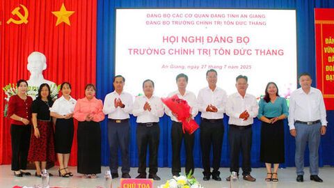 Trường Chính trị Tôn Đức Thắng: Đổi mới công tác đào tạo, bồi dưỡng lý luận chính trị 