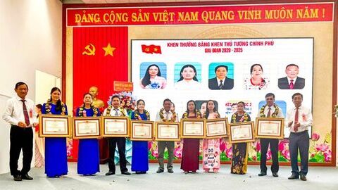 Vĩnh Bình tuyên dương 22 tập thể, cá nhân điển hình tiên tiến 