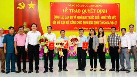 Xã Cù Lao Giêng trao quyết định công tác cán bộ