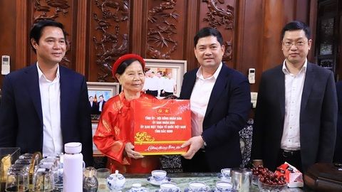 Bí thư Tỉnh ủy Nguyễn Hồng Thái chúc Tết Ban Trị sự Giáo hội Phật giáo tỉnh và xã Đại Đồng