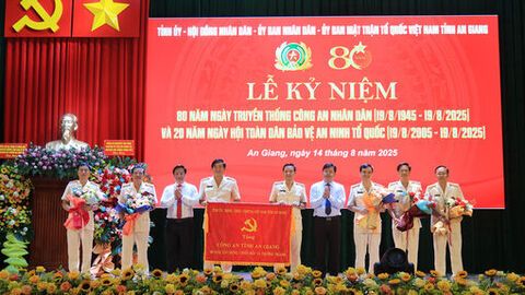 Lực lượng công an vì dân phục vụ