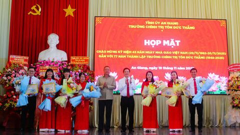 Trường Chính trị Tôn Đức Thắng kỷ niệm 43 năm Ngày Nhà giáo Việt Nam và 77 năm thành lập trường