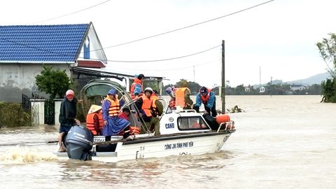 Sự thật luôn đứng vững - ngay cả giữa dòng lũ dữ