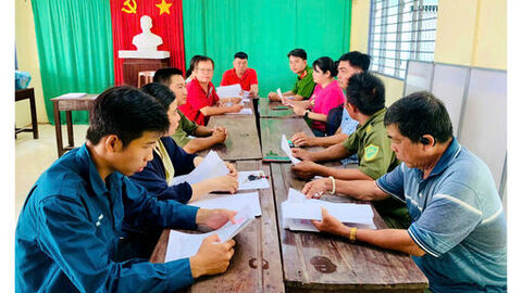 Xã Phú Hòa khẩn trương lấy ý kiến Nhân dân đối với đề án sắp xếp, sáp nhập các ấp 