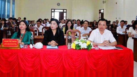 60 học viên tham gia lớp bồi dưỡng, cập nhật kiến thức thông tin lý luận và thực tiễn