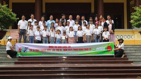 Thí sinh Cuộc thi “Em là phát thanh viên lần thứ III” tham quan Khu Lưu niệm Chủ tịch Tôn Đức Thắng